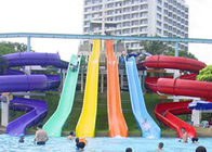 Colunas interativas do aço da cor da mistura do equipamento da corrediça de água da piscina