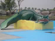 Corrediça verde bonito do crocodilo da fibra de vidro do campo de jogos pequeno da água das crianças
