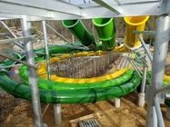 Espiral fechado personalizada FRP do tubo da corrediça de água da fibra de vidro do parque temático para o adulto